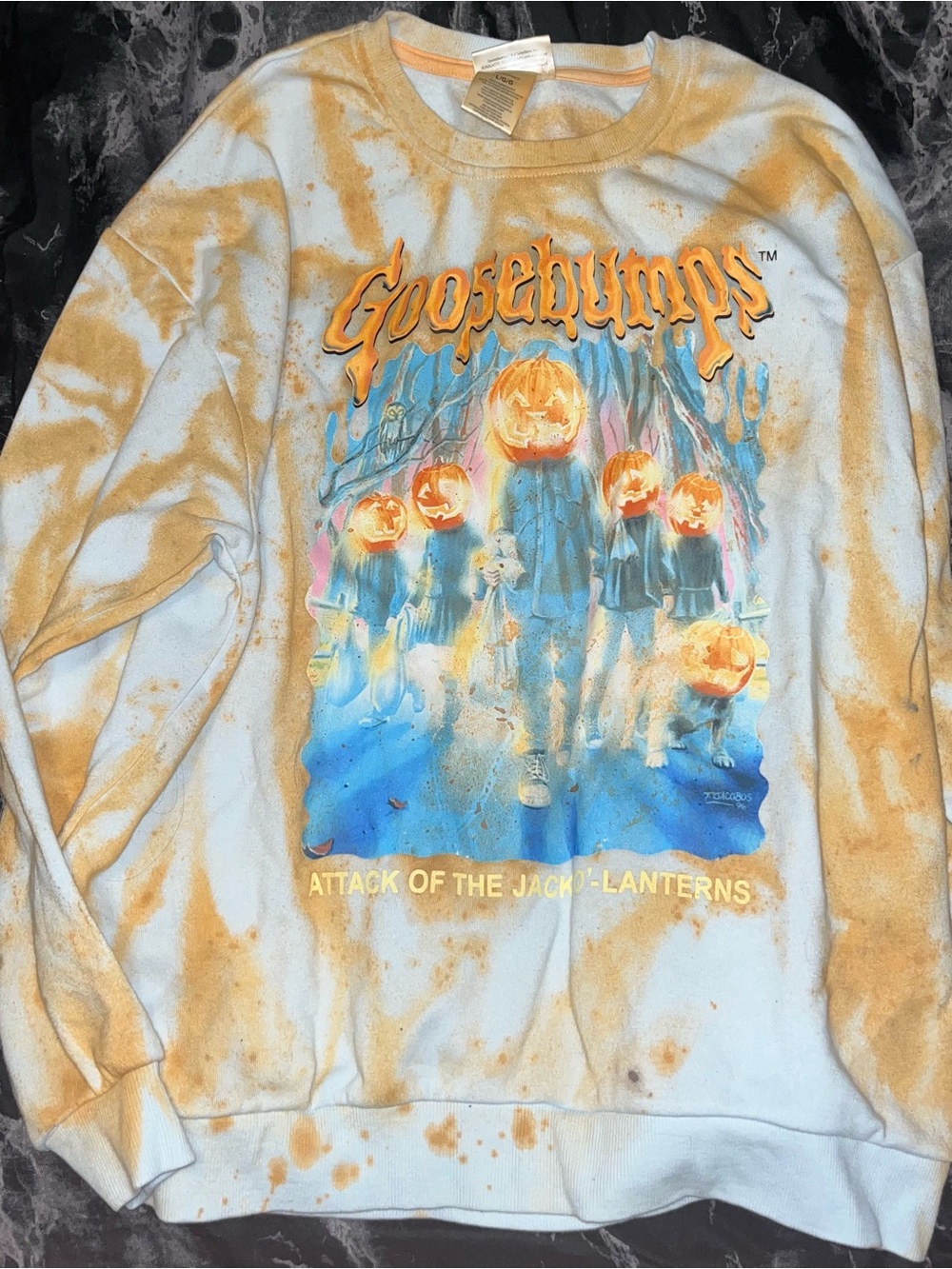 Goosebumps "Attack of the Jack-o'-Lanterns" Graphic Sweatshirt - blue & Orange L